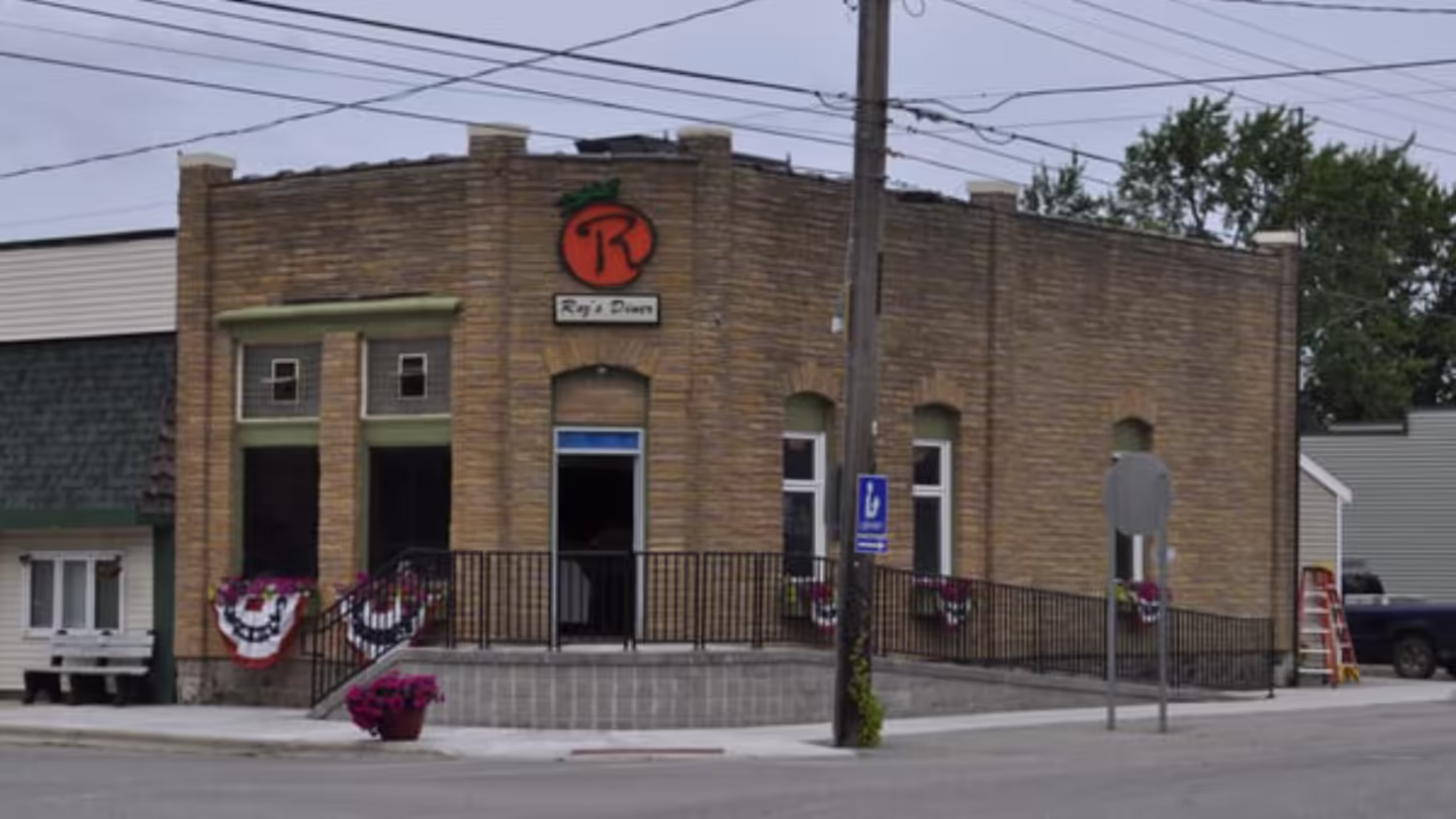 Isabella Garage Door - based in Rosebush, Michigan