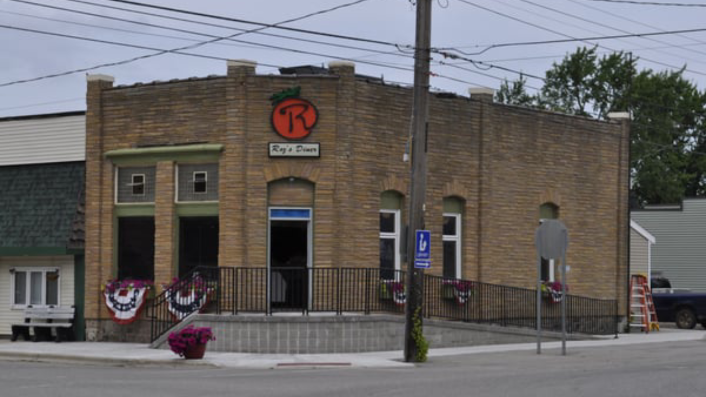 Isabella Garage Door - based in Rosebush, Michigan