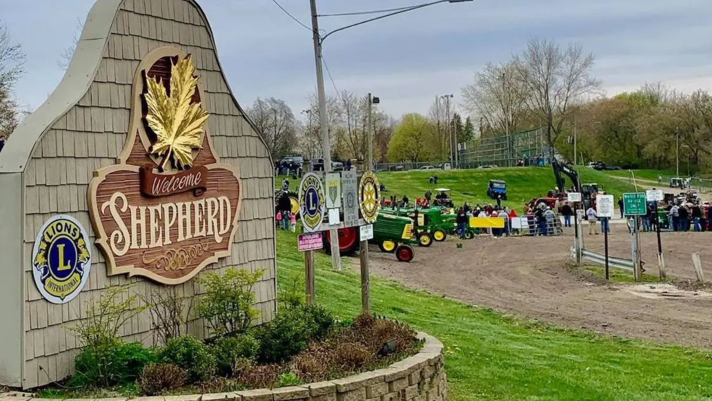 Professional garage door repair service in Shepherd, Michigan